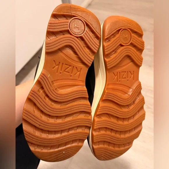 Kizik Juno Low Boots - Picture 2 of 7